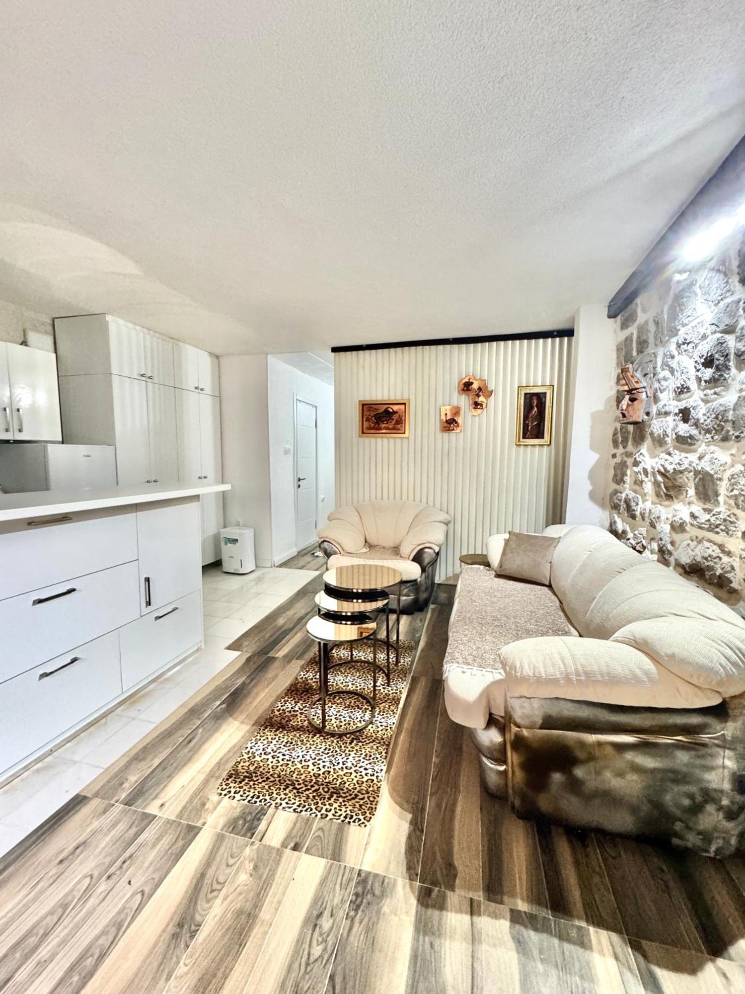 Hearth Of Rose Apartment